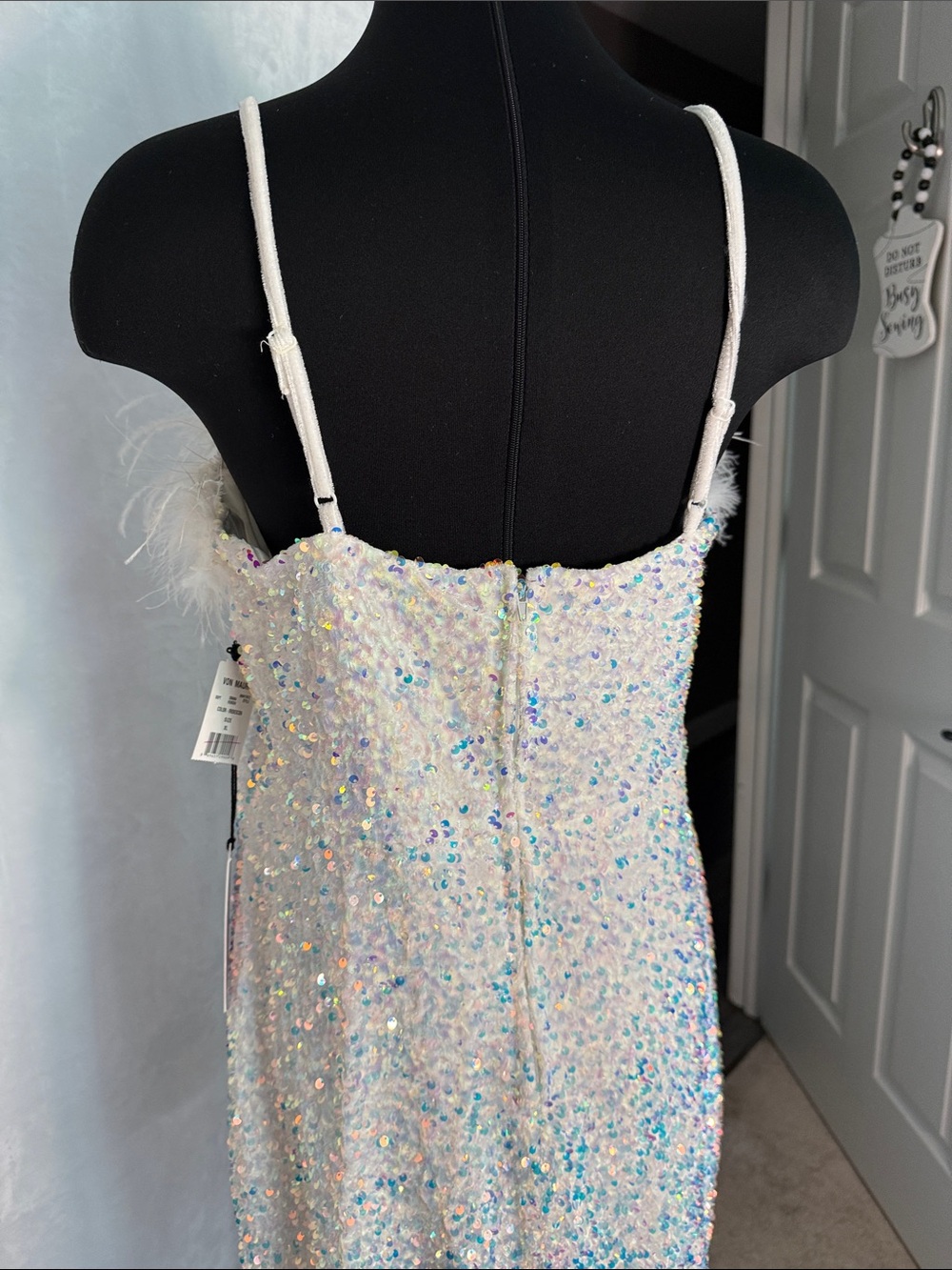 White/iridescent Sequin Feather Trim Party Dress size XL - Picture 3 of 4